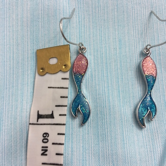(H3) Mermaid Tail Earrings - Picture 3 of 5